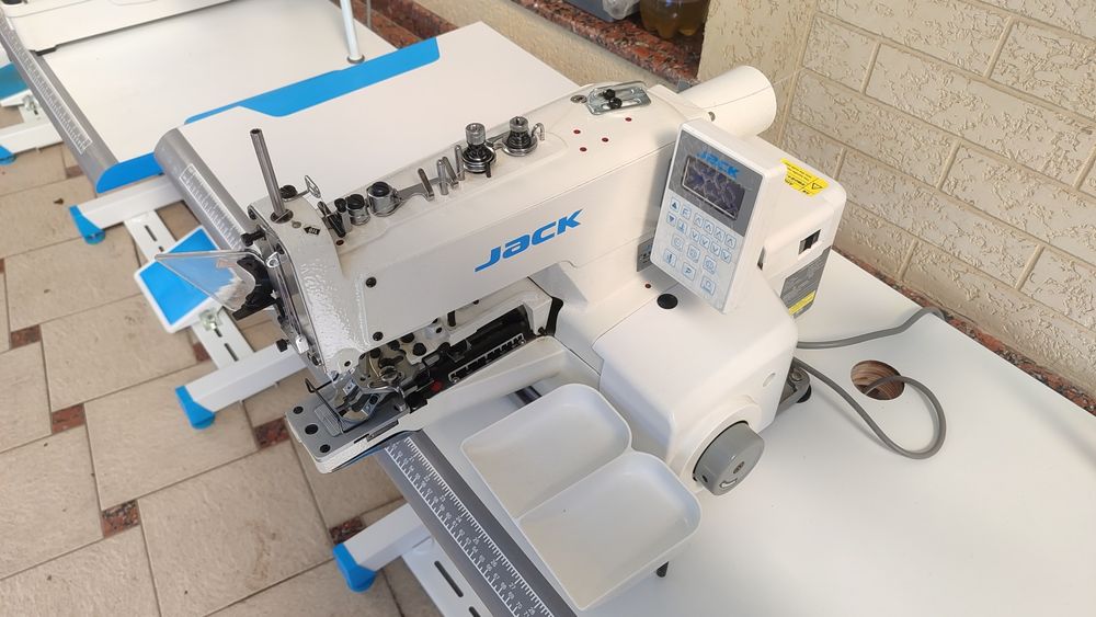 Швейная машина петельная и пуговичная