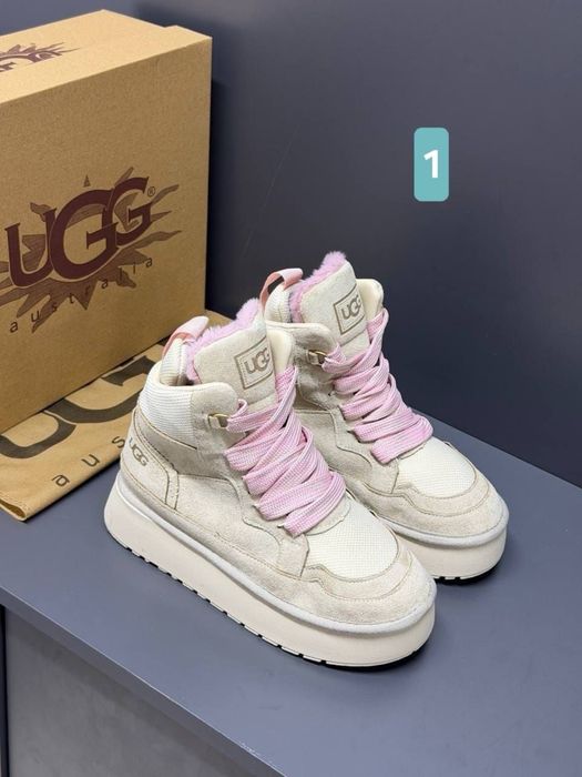 Ugg  Vin in săculeț  Cutie opțional  Poza 1 37  38 38 39 39 40  Poza 2 36 37 37 38 38 39 39 40  Poza 3 36 37 37 38 38 39 39 40