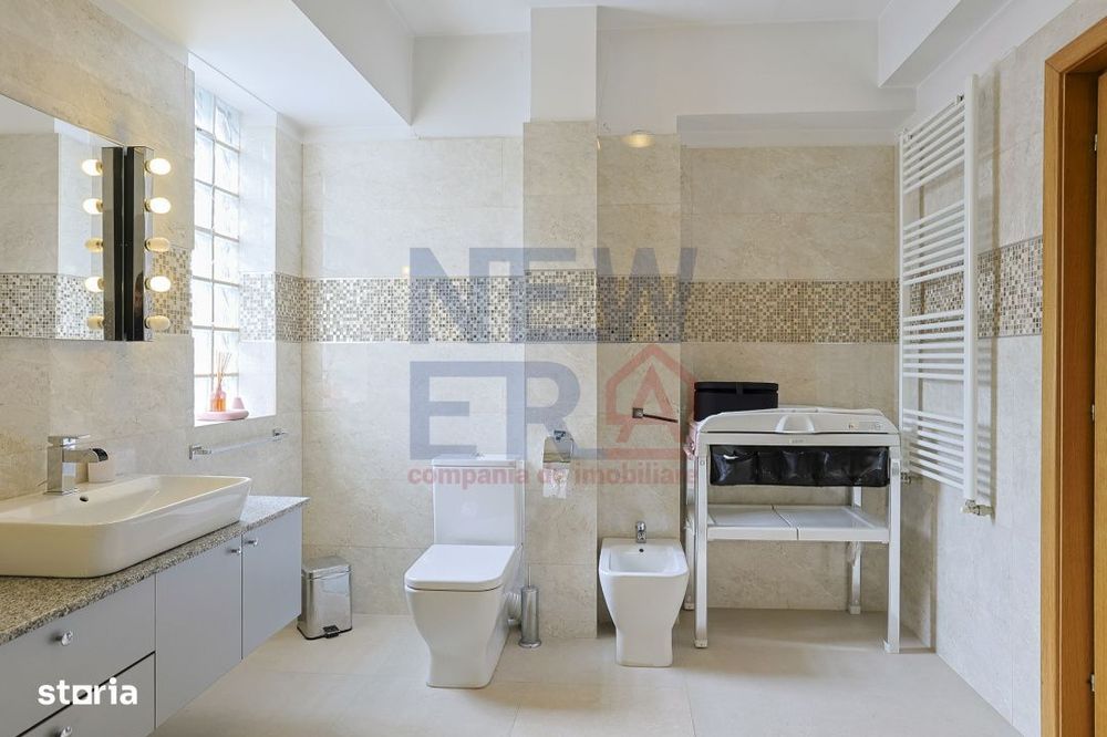 De vanzare apartament tip DUPLEX strada Polona imobil nou-garaj-boxa