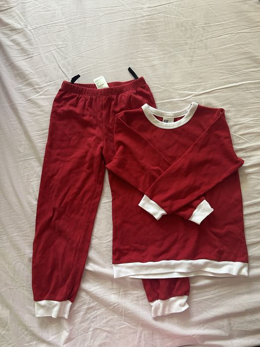 Детси комплект H&M - удобство и стил за малките герои!