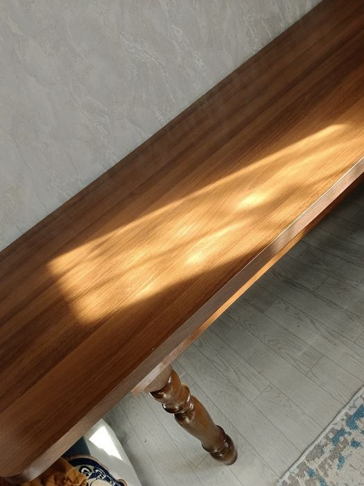 Стол 45 000 тг  .