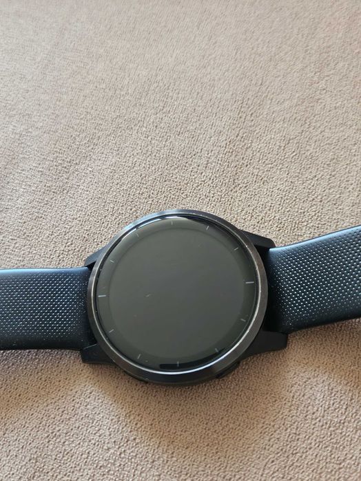 Часовник Garmin Vivoactive 4