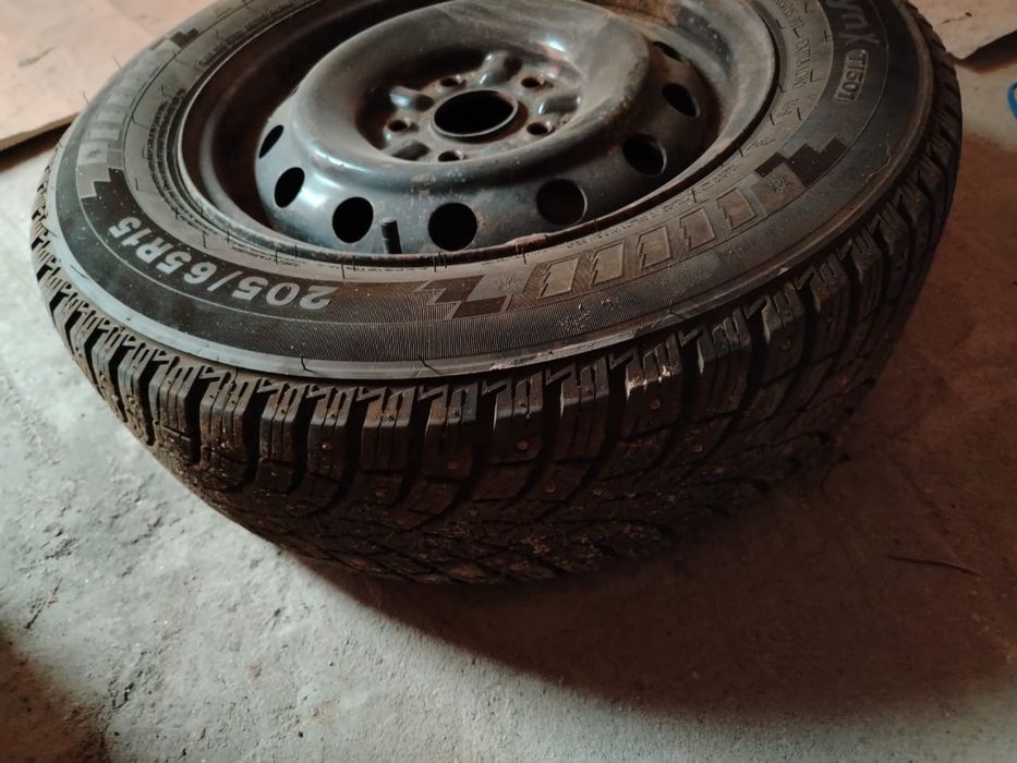 Продам новый шипы R15 205/65