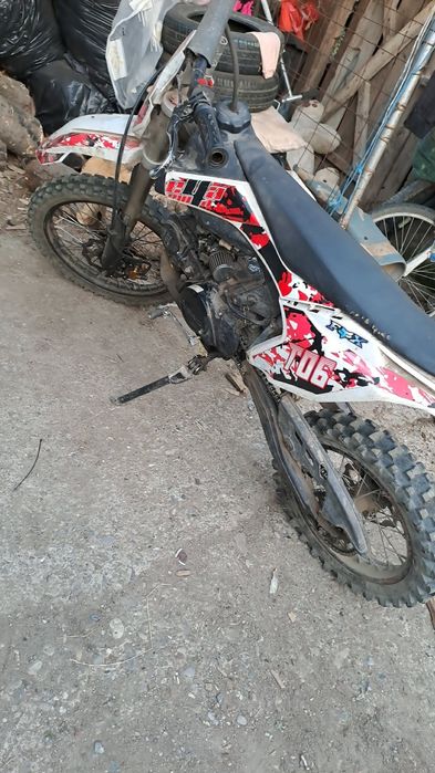 Vând cross 125 Vând urgent