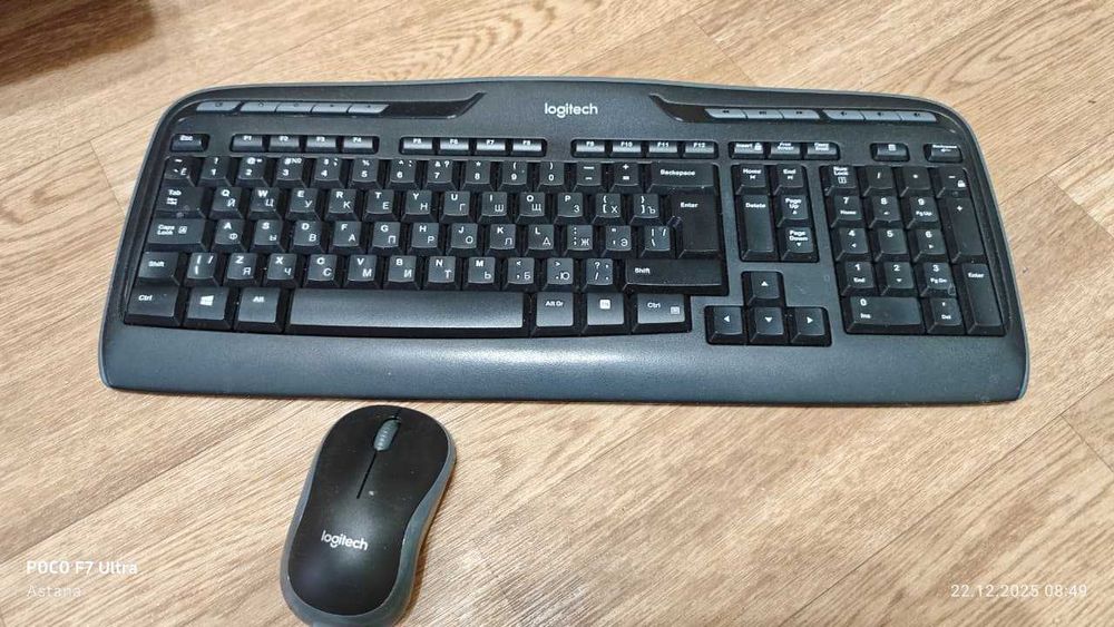 Клавиатура Logitech Wireless Combo MK330 и мышь
