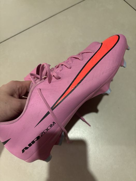 Ghete fotbal 300 Ron /purtati o singura data