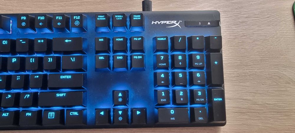 Tastatura mecanica Hyper-X Alloy Origins, switches HX red
