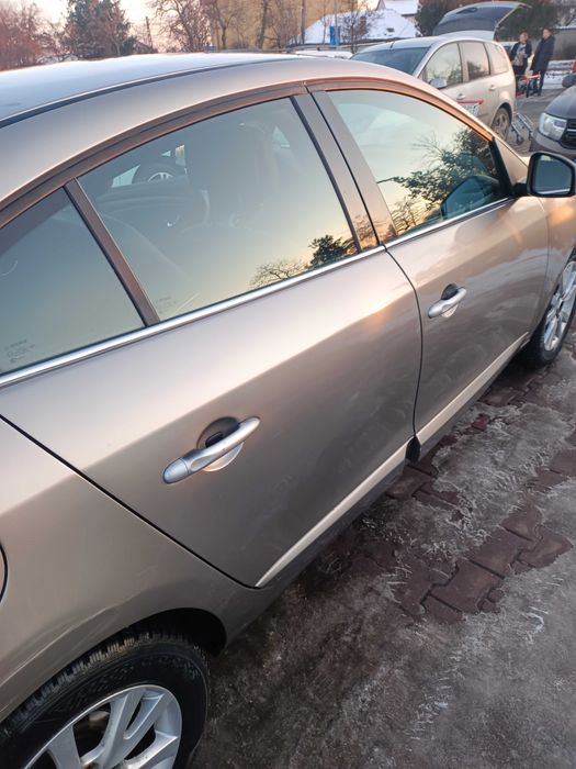 Mașină îngrijită Renault fluence