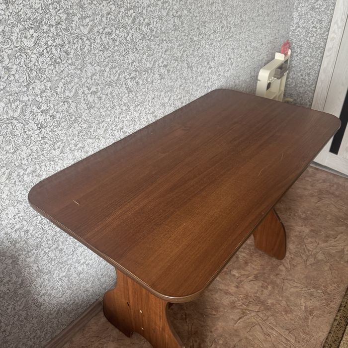 Продам стол б/у в хорошем виде