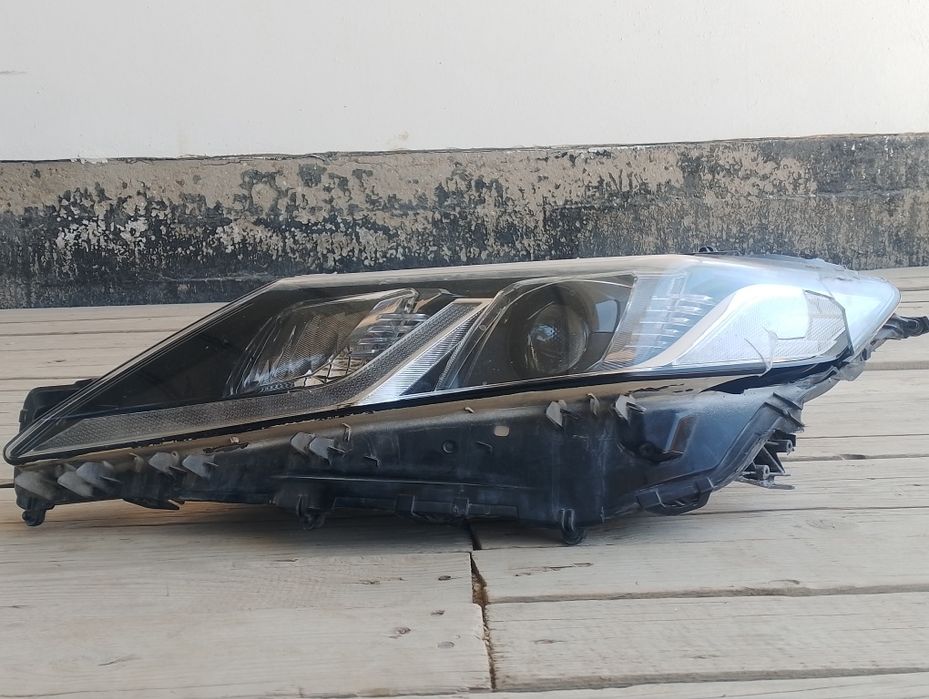 Camry 70  фары сатылады.