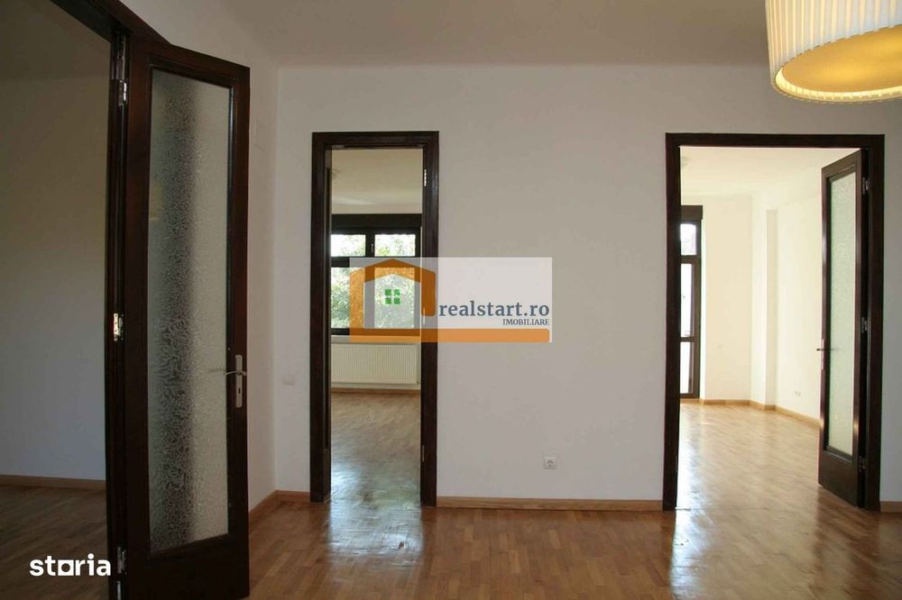 Polona - Pta Romana, Exclusivist, Metrou Pta Romana la 600m distanta