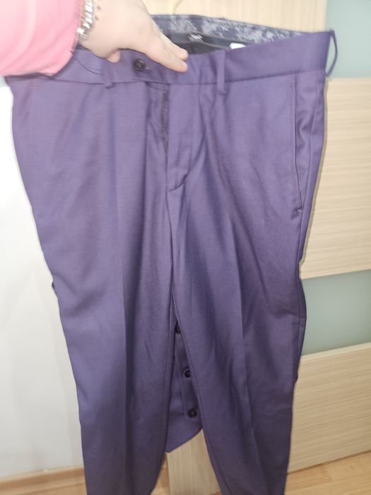 Vând costum barbati