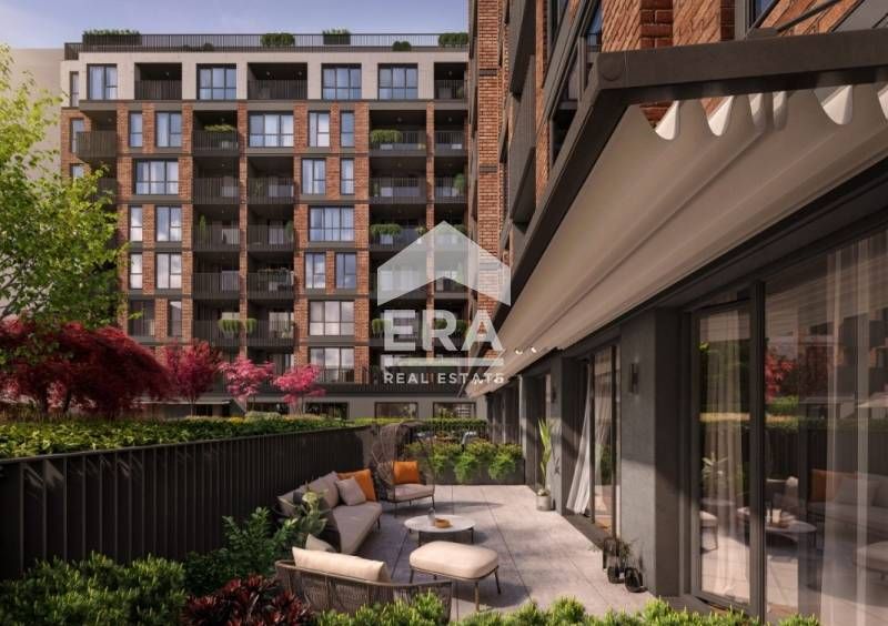 Четиристаен апартамент за продажба в луксозна бутикова сграда, Център,