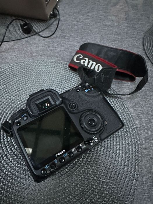 Aparat foto Canon EOS 40D cu obiectiv 28-135 mm,1,6ft ultrasonic