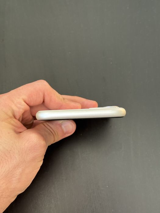 Продам iphone 11