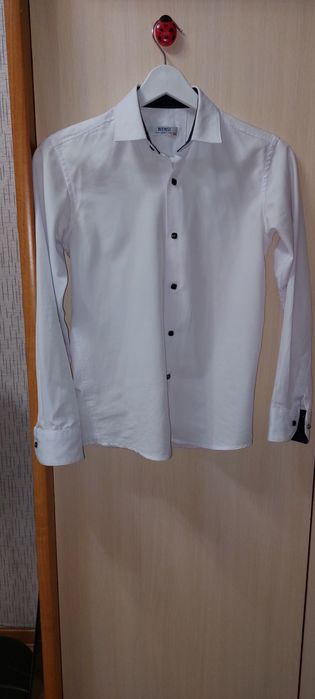 Продам школьную одежду