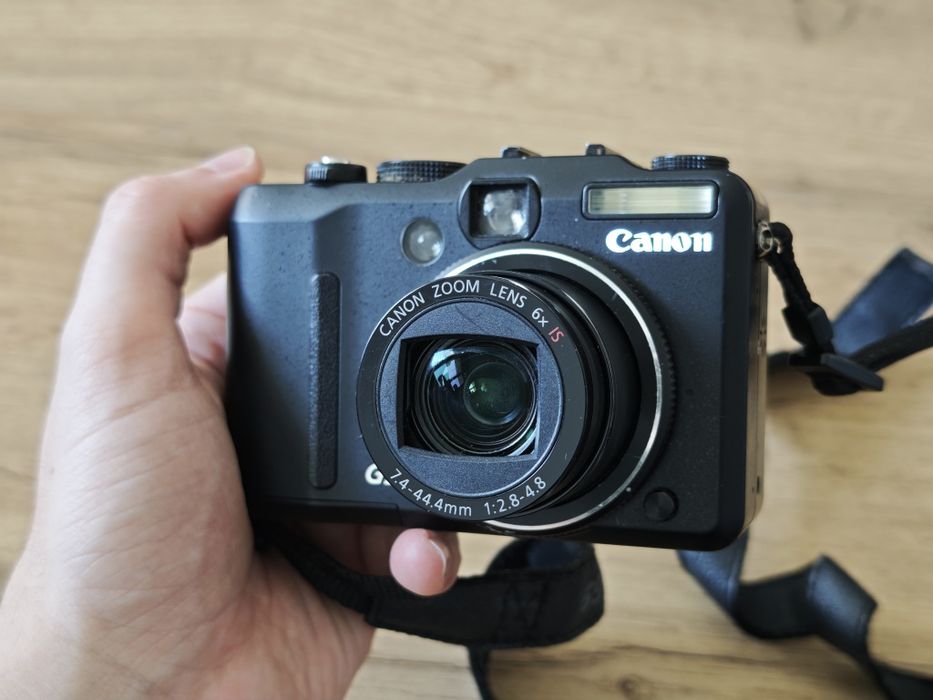 Canon PowerShot G9 (12MP, 6x Zoom)