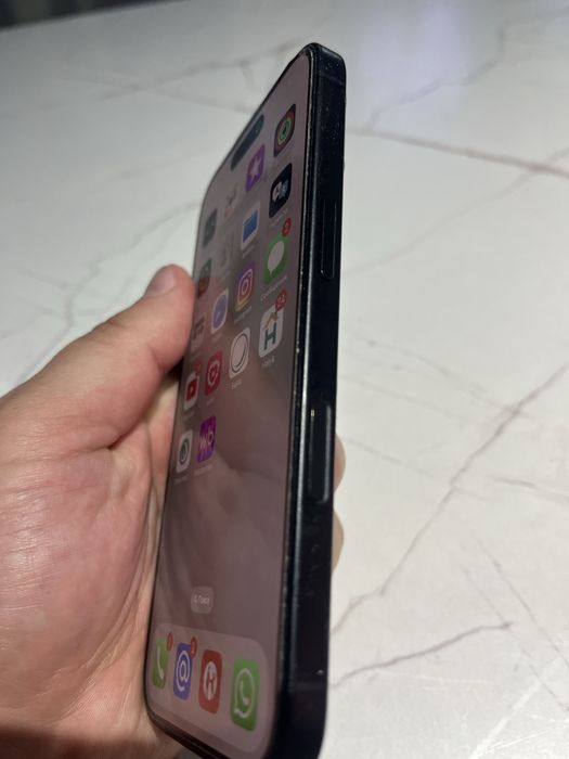 Айфон 16 в идеальном состояние