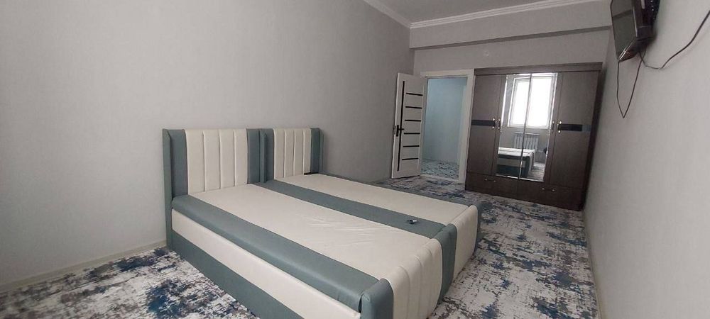 Kvartira sotiladi. 2 etaj. 2 honalik. 5 etajli uyda.