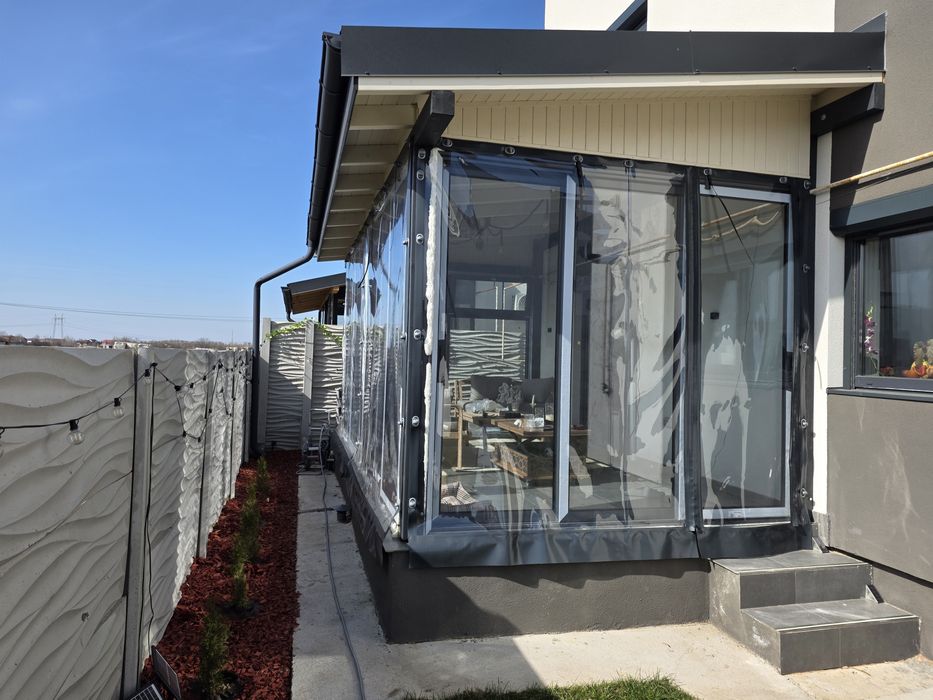 Prelata terasa cu fermuar si bride, ușa si sort