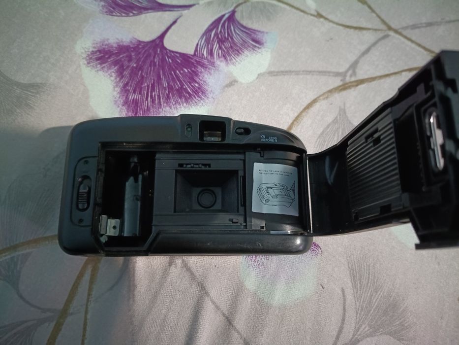 Aparat de fotografiat n are film și nici baterie