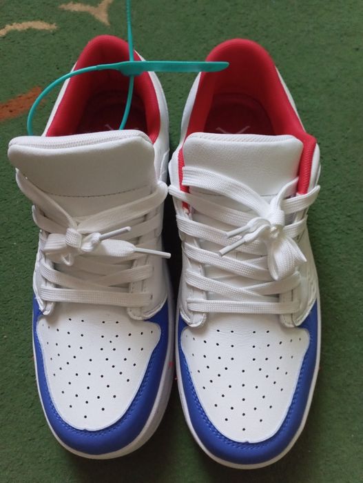 Продам кроссовки