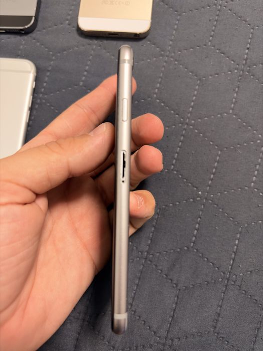Vand iphone-uri (5S gold, 6 3buc)