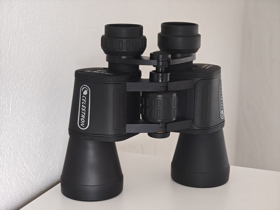 Binoclu  Celestron UpClose 10x50 cu geanta