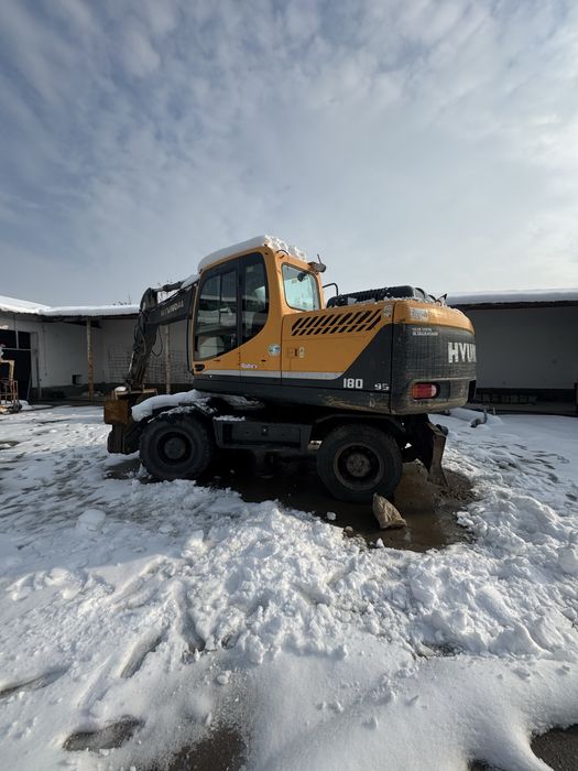 Екскаватор хизмати 180 Hyundai
