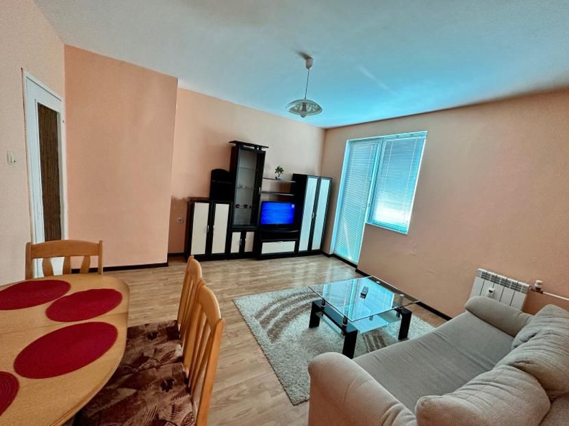 Дава се под наем Тристаен апартамент в София, Младост 4 - 64 кв.м за 697.17 € - Снимка #1