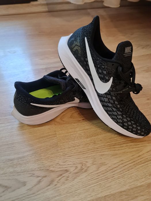 Дамски маратонки Nike