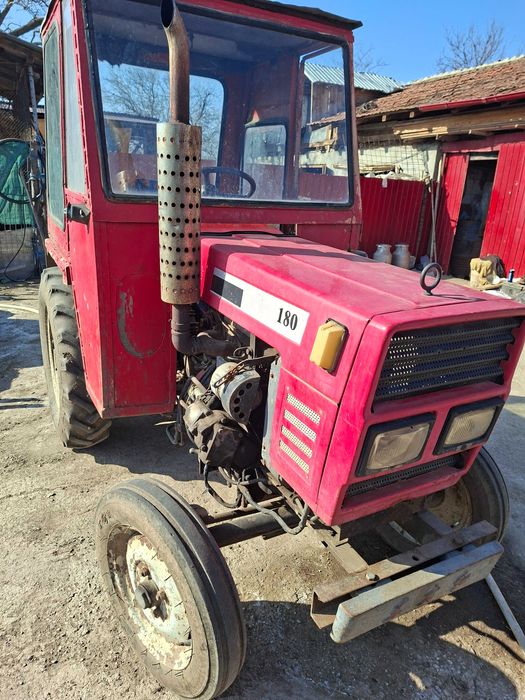 Vand tractoras in stare de funciunare