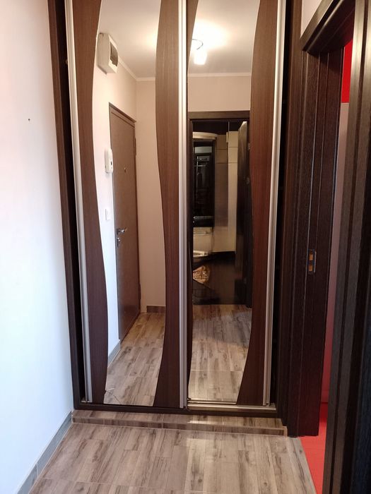 Garsoniera decomandata zona Far/Bila