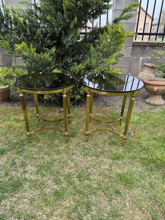 Doua masute din bronz cu blat de sticla