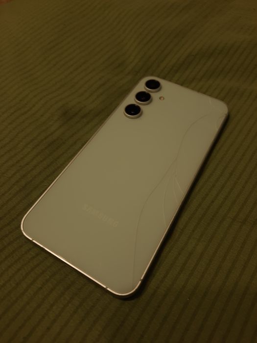 Срочно Samsung S23 FE 256/8gb