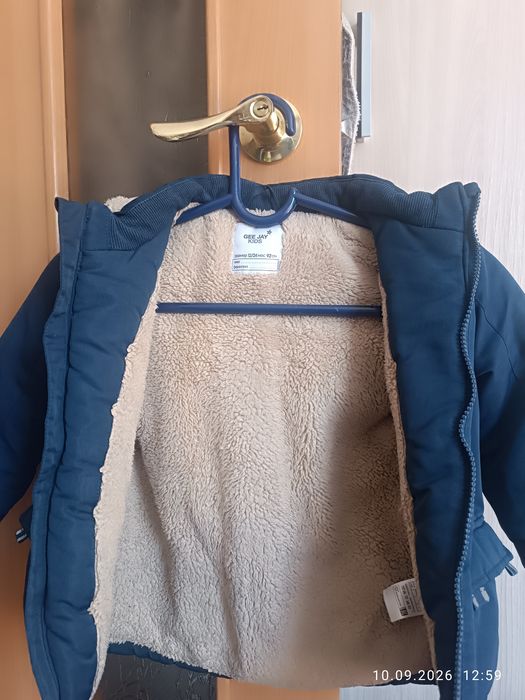 Продам детскую куртку, 92 см.