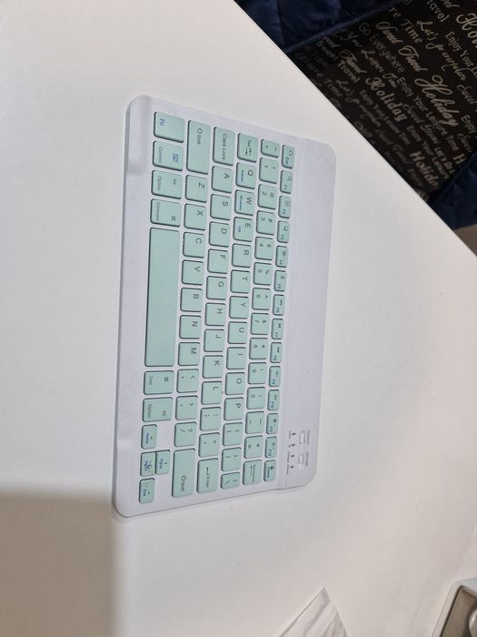Tastatura Bluetooth perfect funcționala