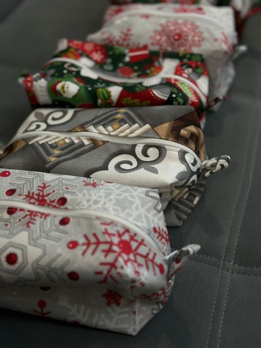 Косметички  ,фартуки,косынка