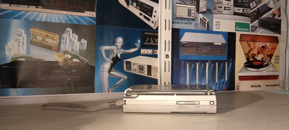Radio digital TCM model 98245 multiband LW/MW/SW/FM  (fabricat pentru piața germană de către Tchibo)