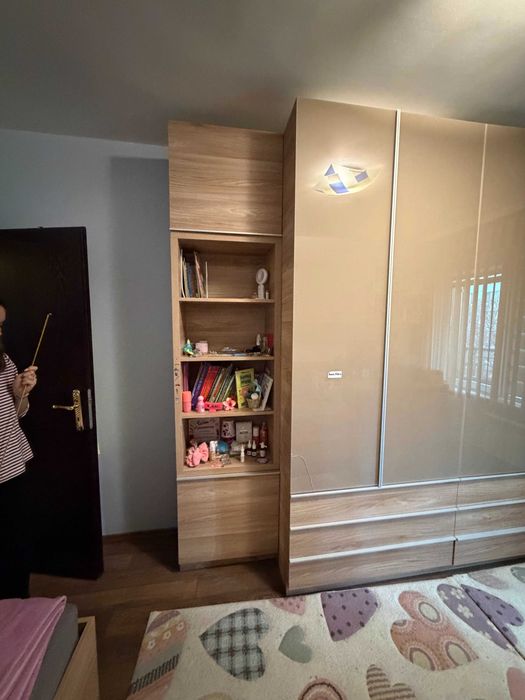 Комплект обзавеждане за детска стая (гардероб, легла, бюро и секция)