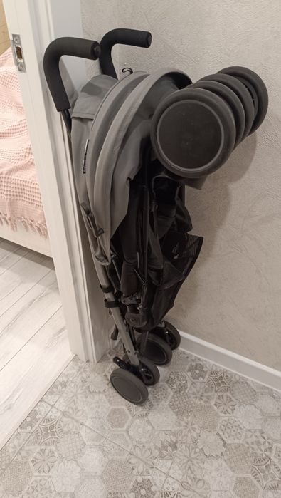 Продам коляску прогулочную BabyGo