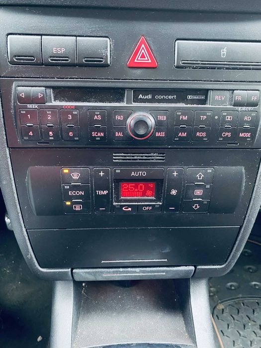 Audi A3 2001 1.6 101 CP 5 usi