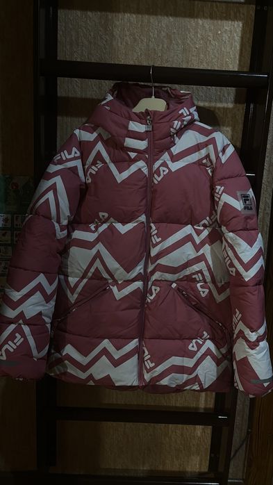 Продам зимнию куртку