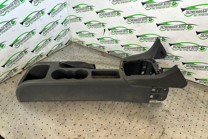 Consola centrala Ford Focus a 2-a generatie