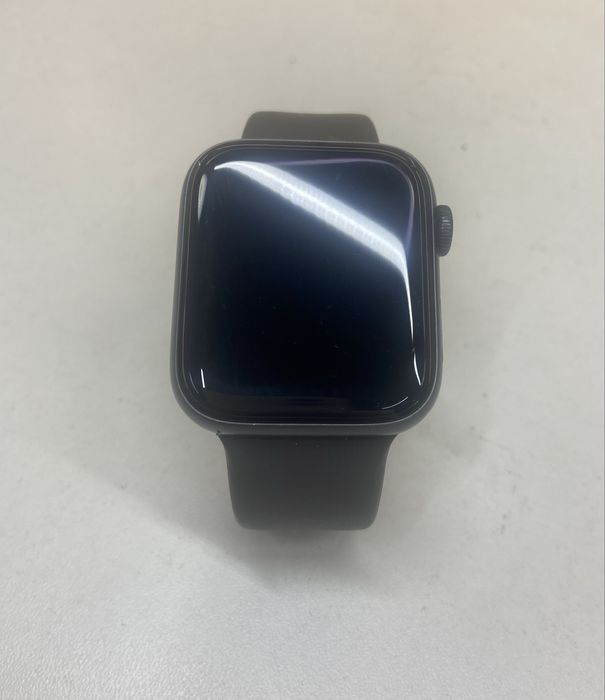 Продам Apple Watch 5