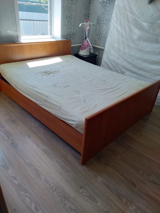 Кровать двуспальная