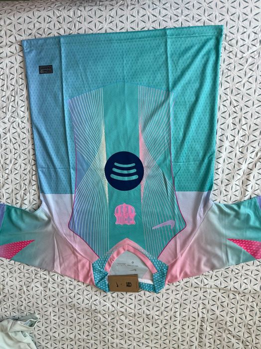 Tricou Barcelona albastru editie speciala