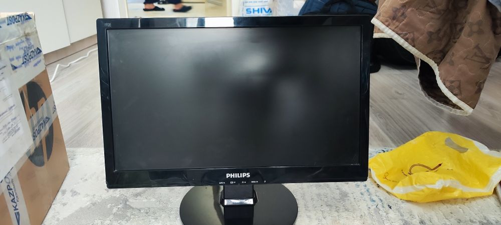 Монитор Philips (Полностью рабочий, VGA)