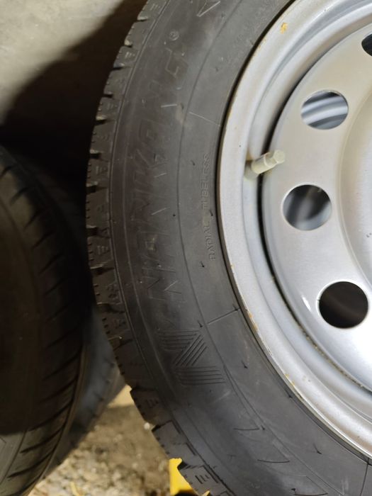 Резина зимняя шипованная