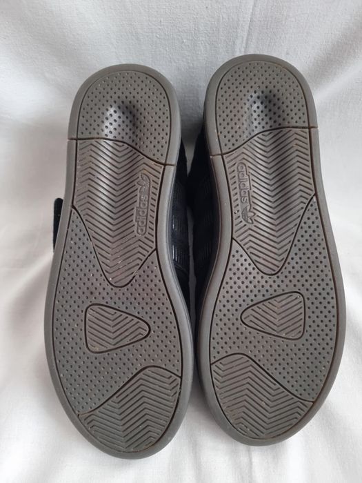 Ghete piele intoarsa naturala Adidas Tubular Strap, marimea 38 si 2/3
